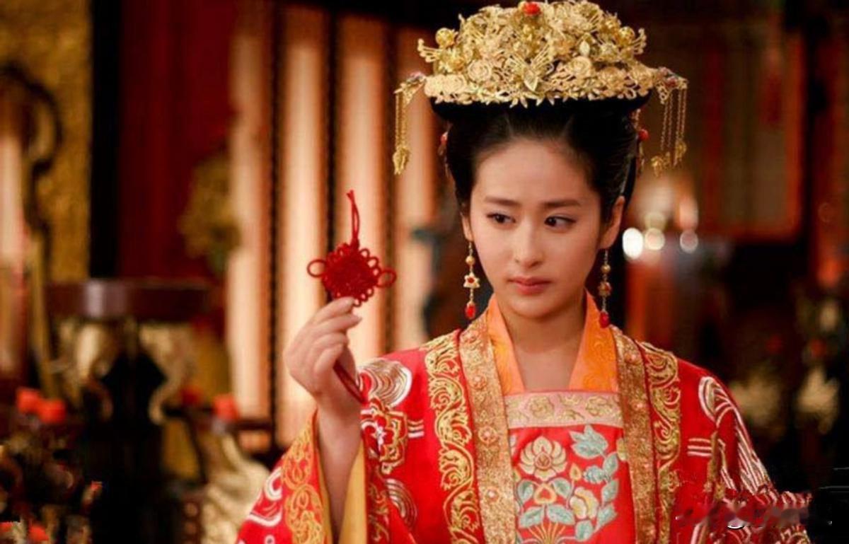 明代永乐年间，福建长乐县出了一对兄弟状元，哥哥叫马铎，弟弟叫李骐，他们的母亲叫王