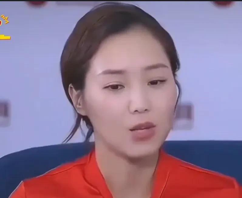 云朵可能又要直播了，按时间推算这个月估计还得直播一次吧！这次直播我又得刷点礼物了