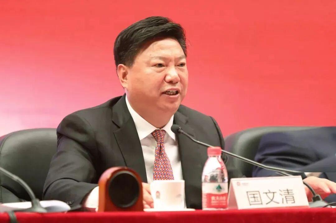 凡是主动投案的官员，基本上很少有自己良心发现在完全平安的情况投案的，绝大多数是关