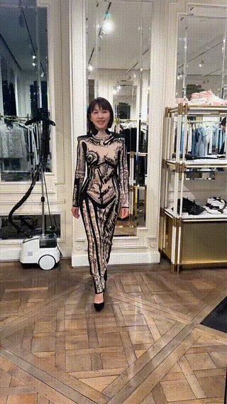 欧阳夏丹老师，身材真好，48岁的女人，活出了30岁的女人的样子。欧阳夏丹老师最