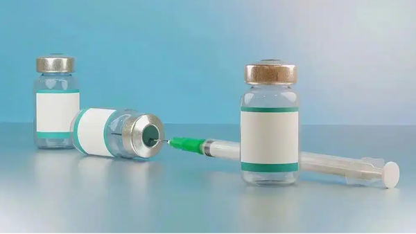 打一针管数月的降压疫苗要来了，身边好几个天天揣着降压药、经常漏服的长辈都追着问什么时候能打上。现在国