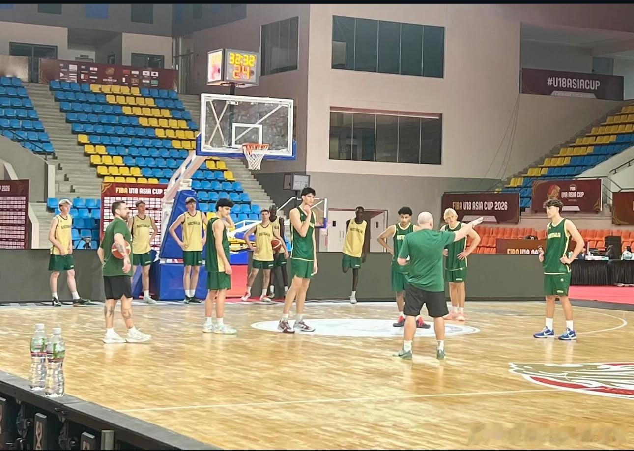 🐊已经抵达印度球场进行训练课🐊亚洲篮球u18亚洲杯