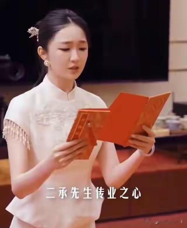 辛巴在2026年4月5日高调回归，并举办了传统收徒仪式。他的徒弟说，辛有志先生在