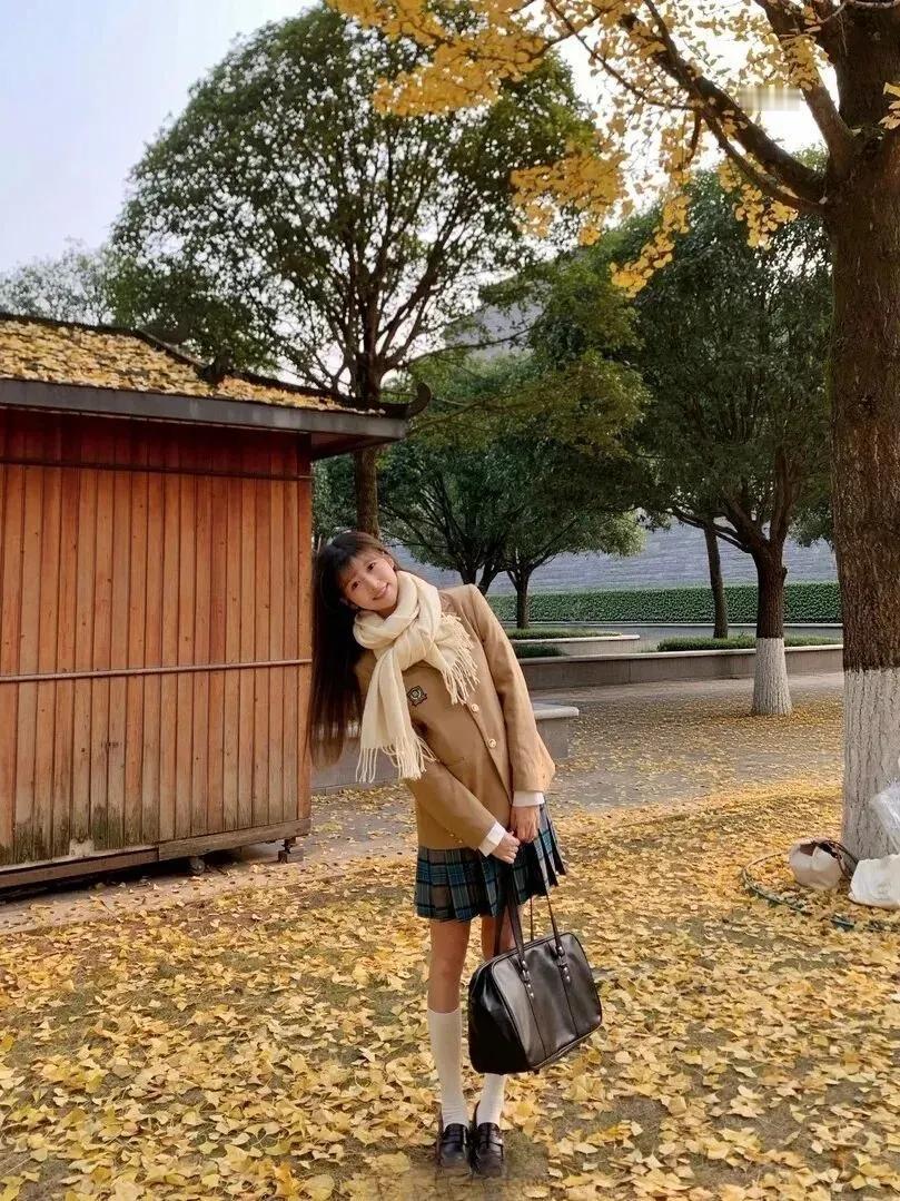 分享甜美小姐姐随手拍楓似红于二月花美少女美景分享