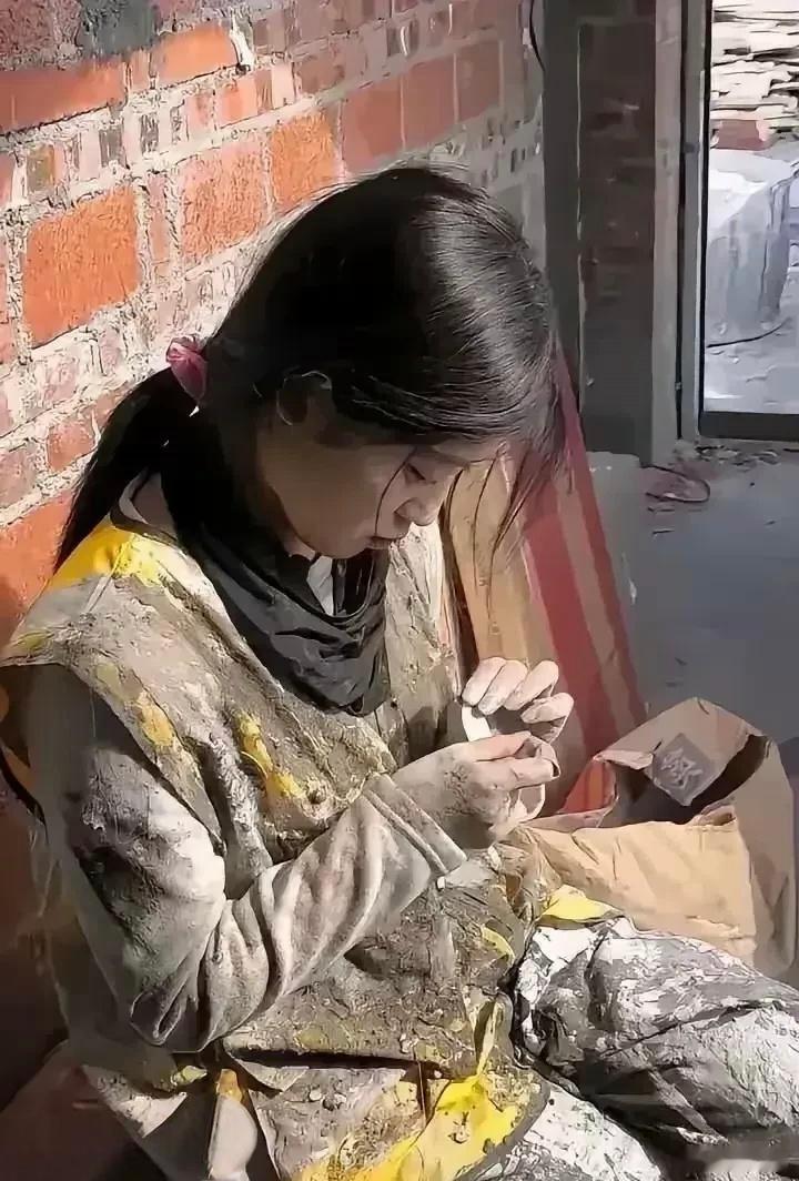 靠自己努力挣钱不丢人。