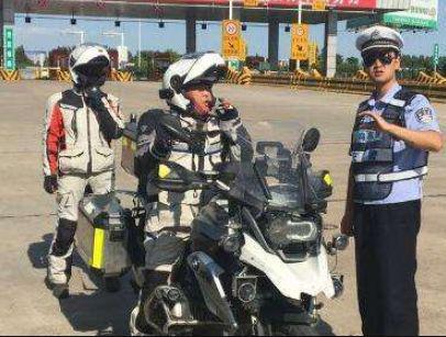 摩托车走机动车不对吗?🛵摩托车路权困境何解？国家法规明确摩托车属机动车，