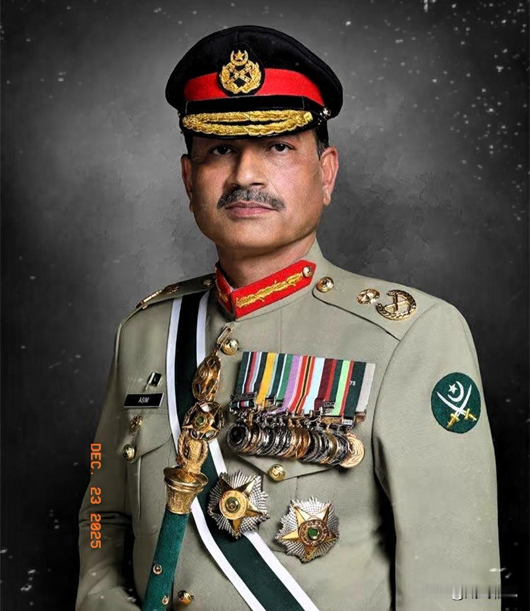 中东地区新的扛把子-巴基斯坦！巴基斯坦元帅穆尼尔现在太忙了，沙特授予他阿卜杜