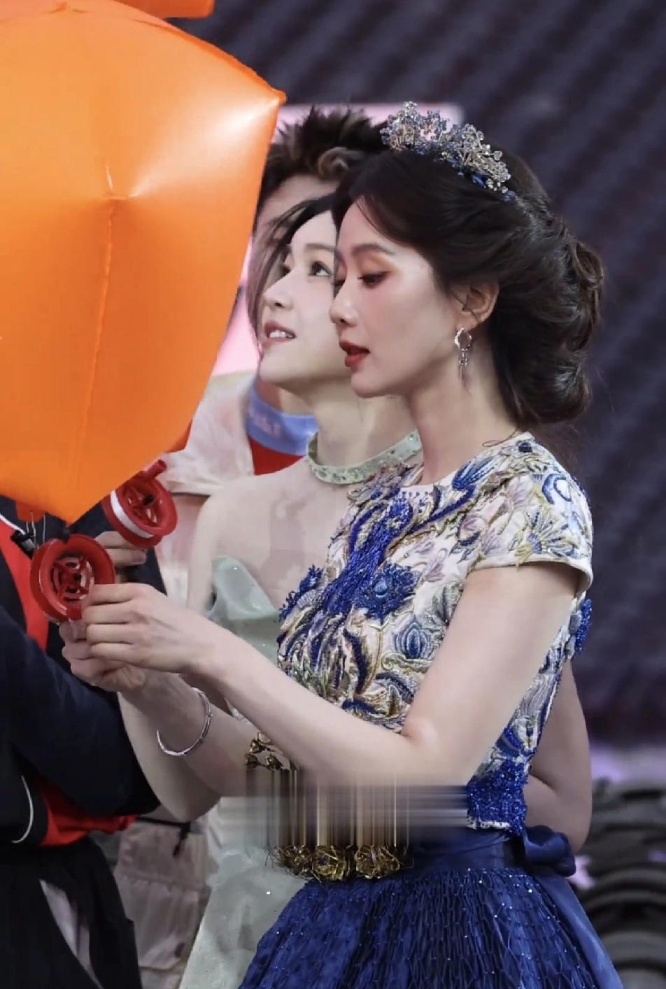 现在的陈妍希貌似比刘诗诗还美，不是这样的同框，也不会这么直观的get到陈妍希的美