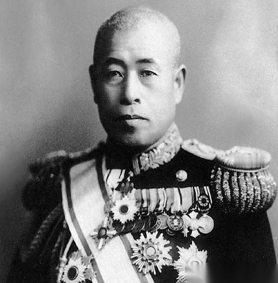 1941年底，日本人的一场突袭，把夏威夷珍珠港炸成了一片火海。两个小时内，美军8