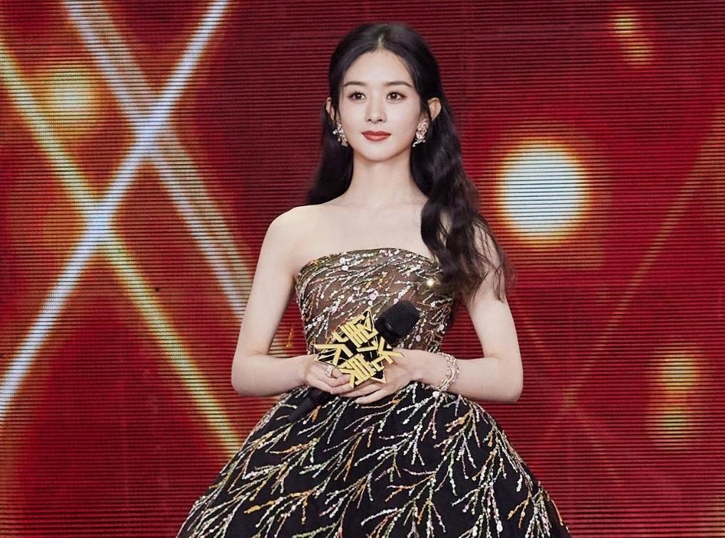 星光大赏能不能请到赵丽颖坐镇是最大看点尖叫之夜这边不出意外应该是85花的杨幂坐