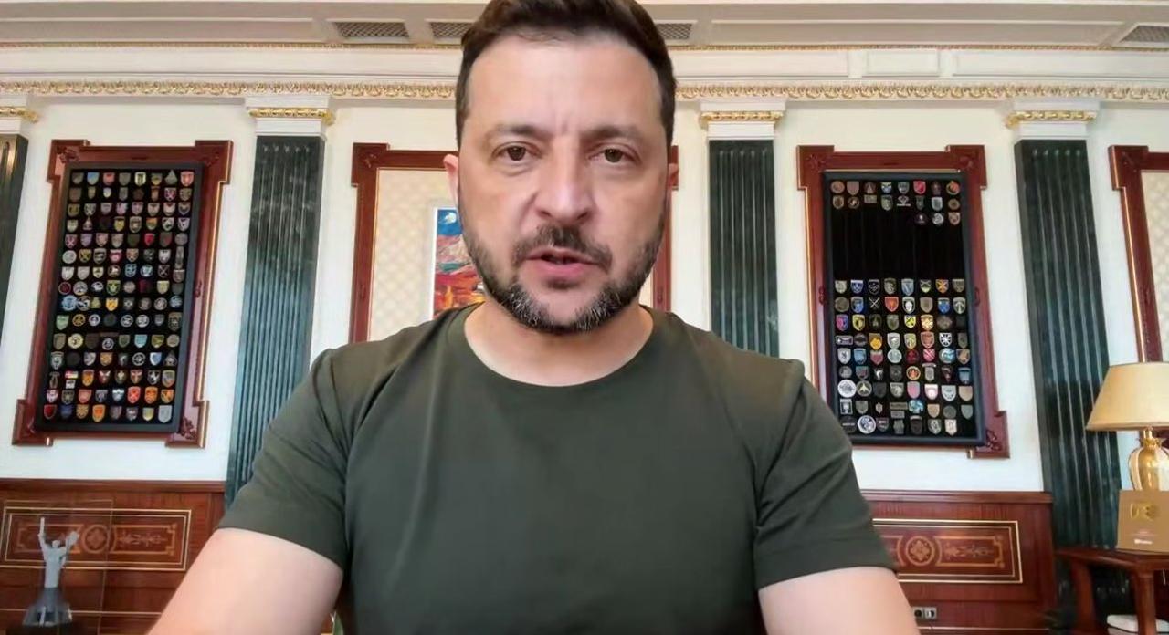 泽连斯基希望与美国签署一项价值350亿至500亿美元的无人机生产协议。"这对