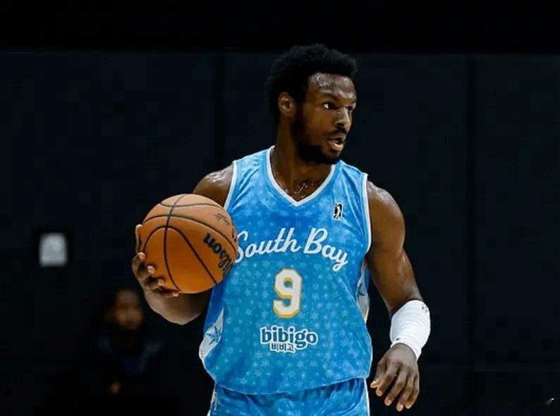 布朗尼真不行啊发展联盟南湾湖人127-118圣地亚哥快船，湖人球员布朗尼和克内克