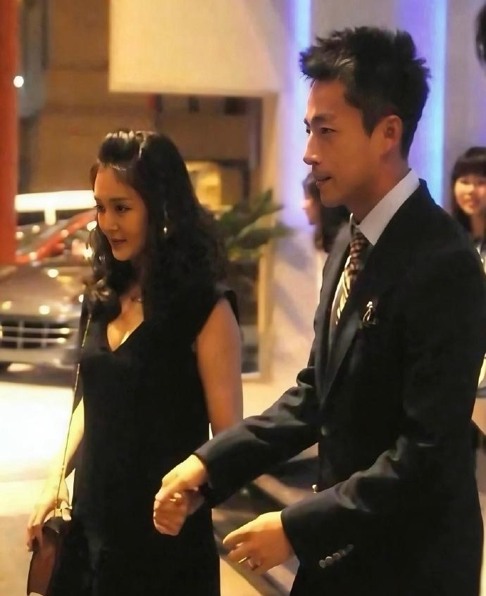 大S当年嫁给汪小菲，真的是因为恋爱脑吗？我看未必。很多人觉得她天真，