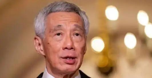 撕开现实遮羞布！一位新加坡华人亲口道出残酷真相，在新加坡的七成华人根本不在乎中国