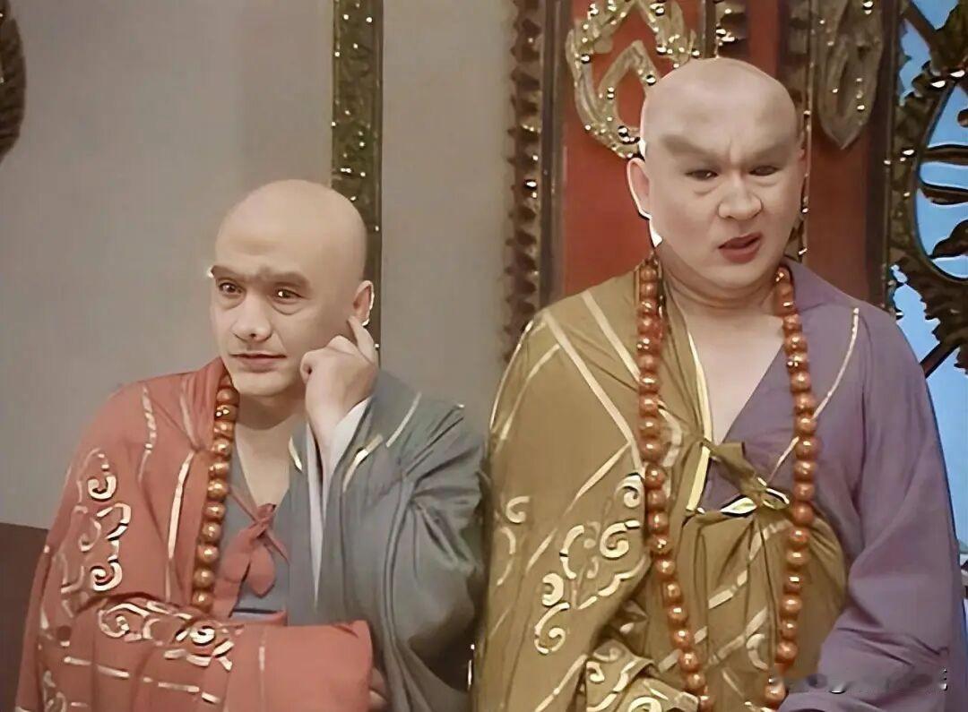 唐僧四人历经千辛万苦到达灵山，本以为可以拿到真经。可负责此事的阿傩、伽叶二人公然