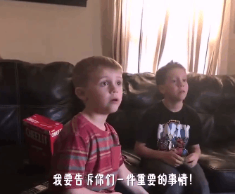 当妈妈宣布自己怀孕, 俩兄弟竟然问...网友直呼不按套路出牌!