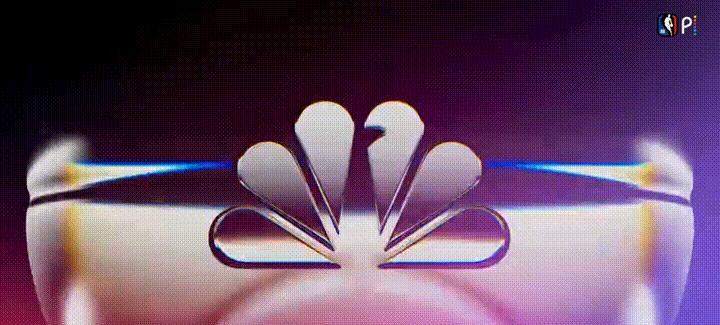 当全场爆笑他四脚朝天滑倒时，托马斯-布莱恩特已经完成回防守下对手投篮。骑士替补