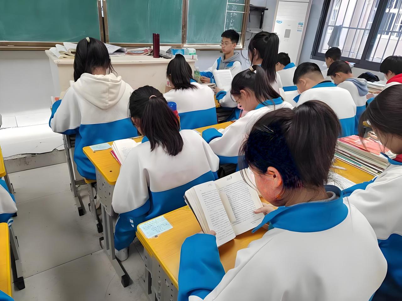 很多家长都陷入奥数焦虑：别人孩子都在学，不学怕掉队，学了又费钱费时间，还未必有效
