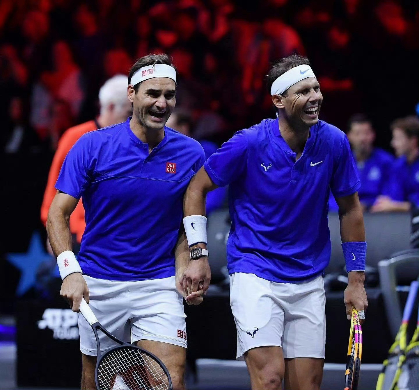 纳达尔：和费德勒的表演赛肯定有可能，现在的我打不过他🤣此前费德勒在接受采访时表