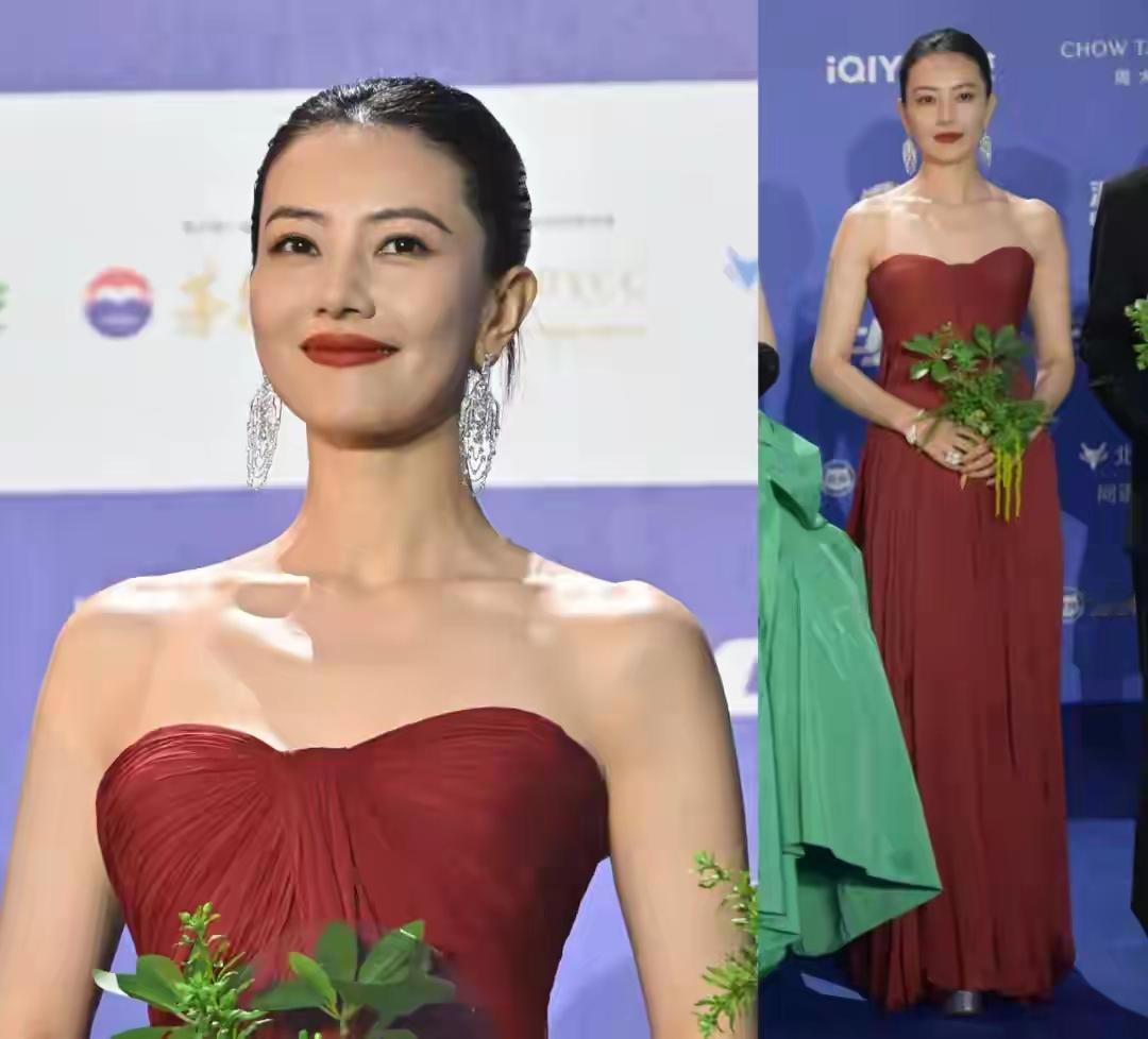 昨天的北京电影节开幕红毯星光熠熠！众多明星亮相！高圆圆、舒淇、马丽、宋佳、张