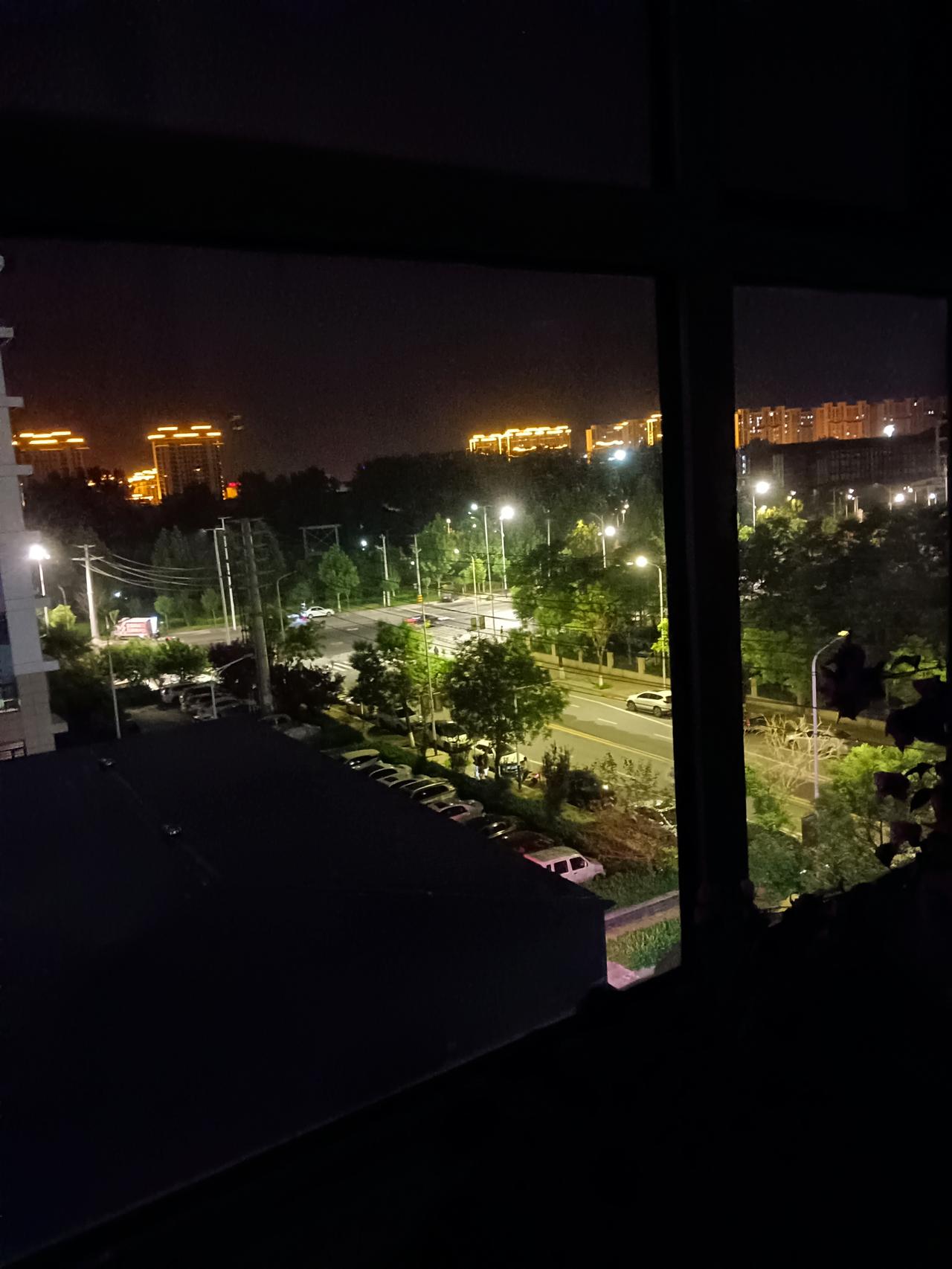 夏日美景随拍城市的夜景，真的很迷人。