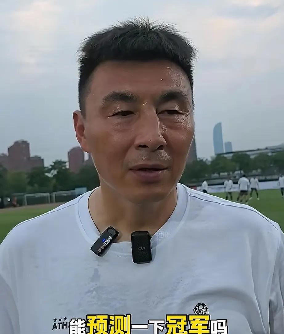 南通夺冠，你们还会这么骂吗前国脚李玮峰在苏州参加活动时说，苏超太火爆，自己也有