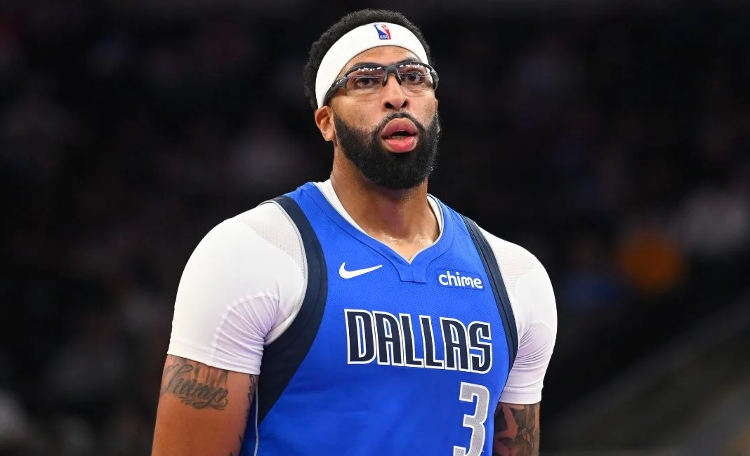 NBA季前赛，独行侠以121-94战胜湖人。赛后，安东尼-戴维斯接受了记者的采