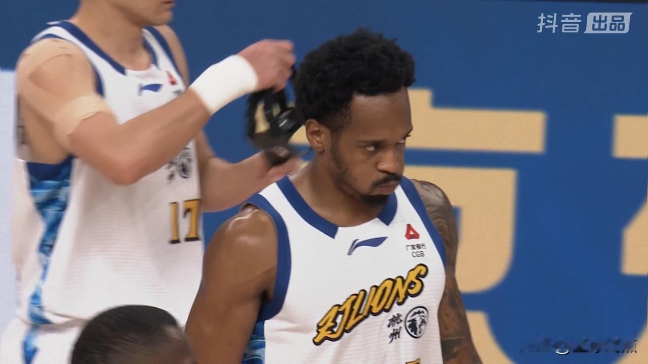 广厦91-85力克北京：七连胜终结者的战术博弈与关键转折一、比赛基调：矛盾对