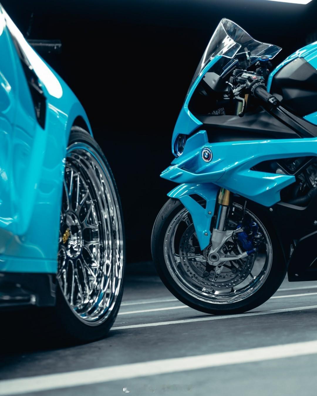 宝马M3四驱雷霆版和S1000RR摩托车，各位感觉这个搭配能给几分？满分1