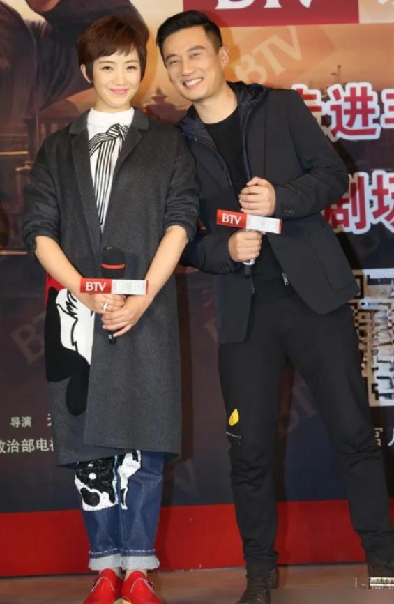 白天镜头前演亲父女，晚上回酒店睡同一张床。娱乐圈最精明的夫妻档，当属徐洪浩和刘