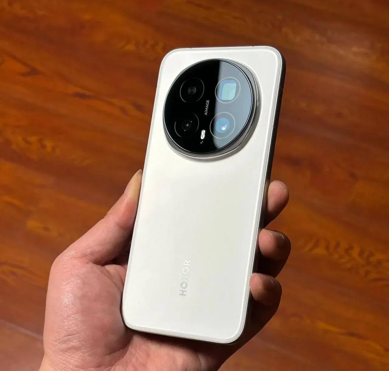 荣耀Magic8Pro实力封神！被严重低估的年度教科书水桶机上手荣耀Ma