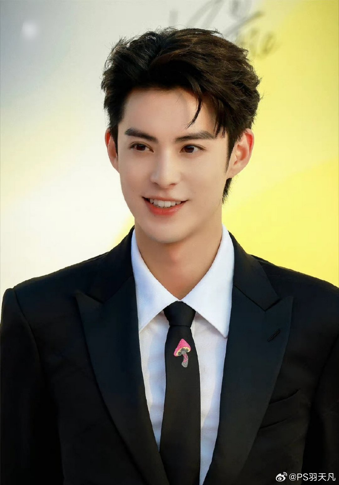 1、王鹤棣后援会喊话《将门毒后》制作方，称如果他们想要王鹤棣出演，那就应该摆出应