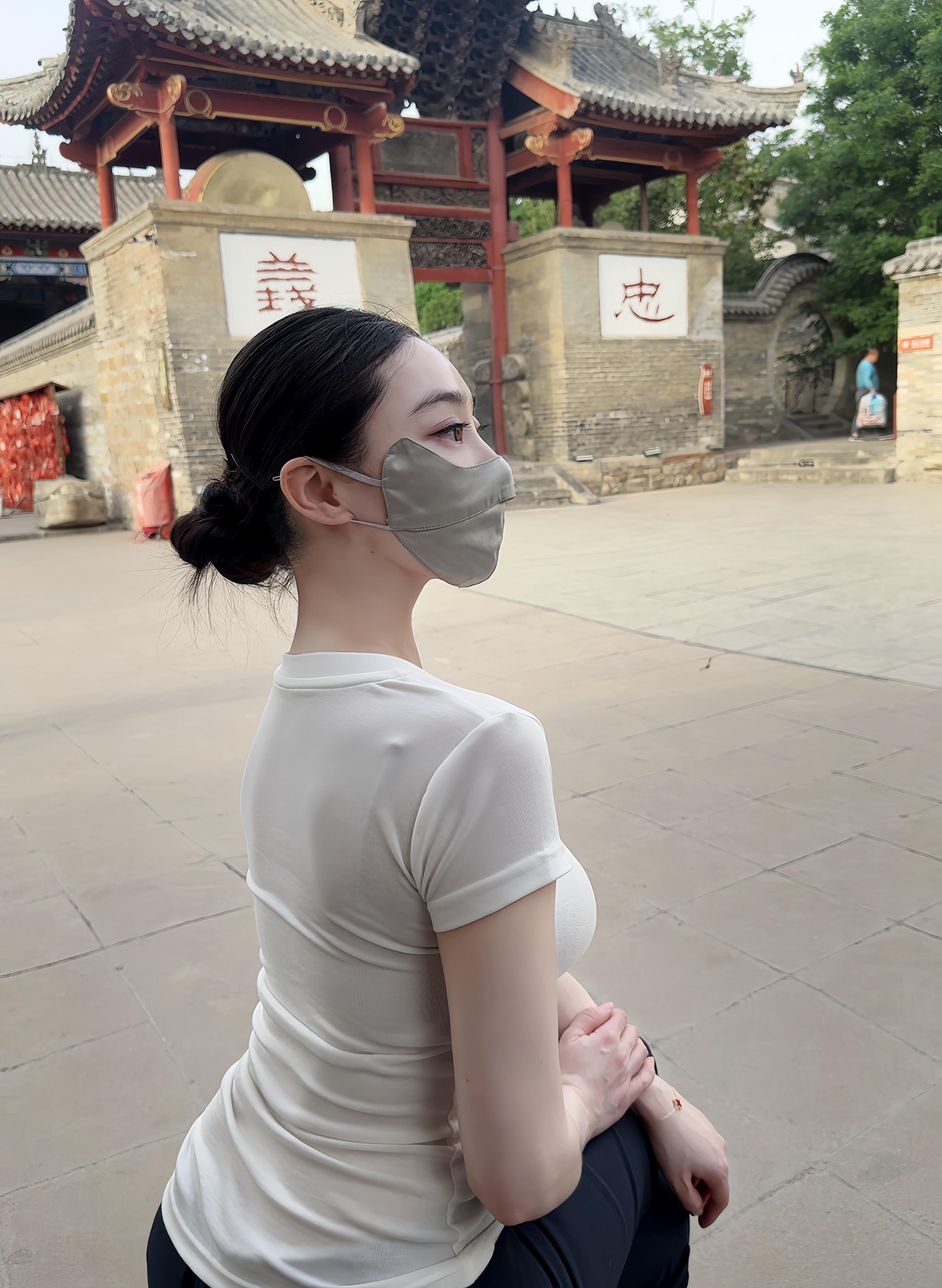 今天陪嫂子来古城游玩。