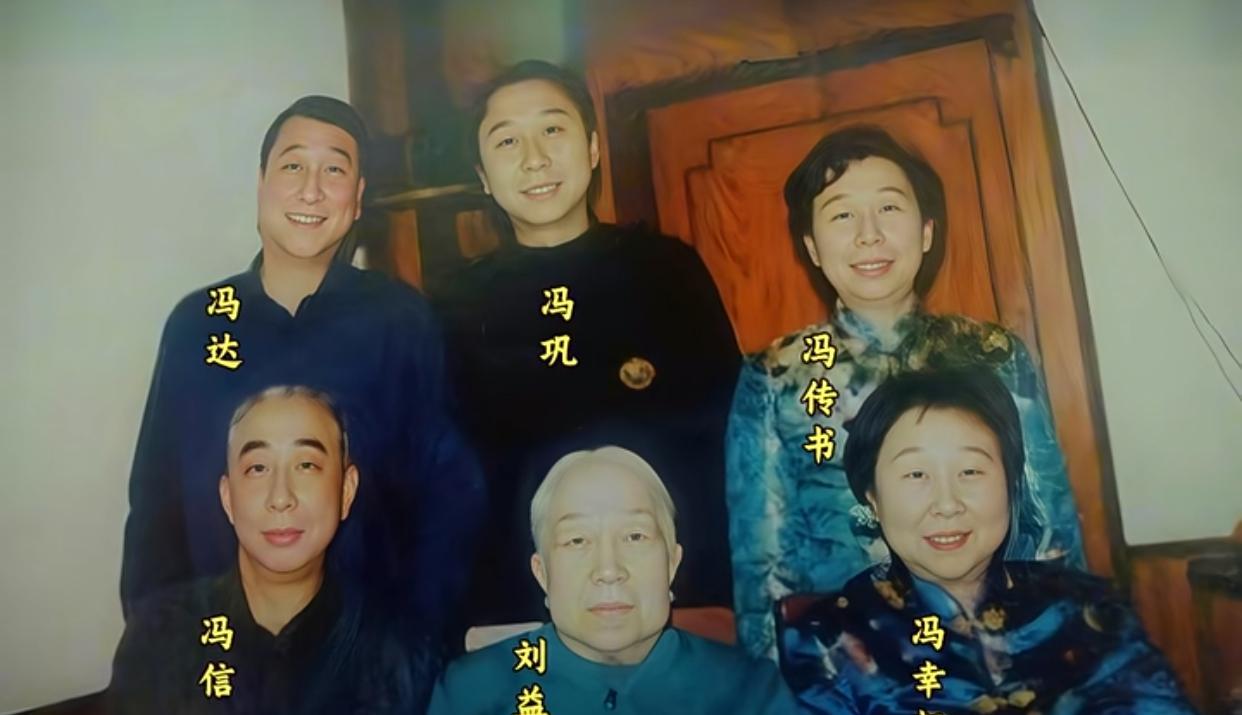 原来真有这么相似的眉眼，太明显了，一家人几乎一个模子出来的眉毛眼睛，而且男