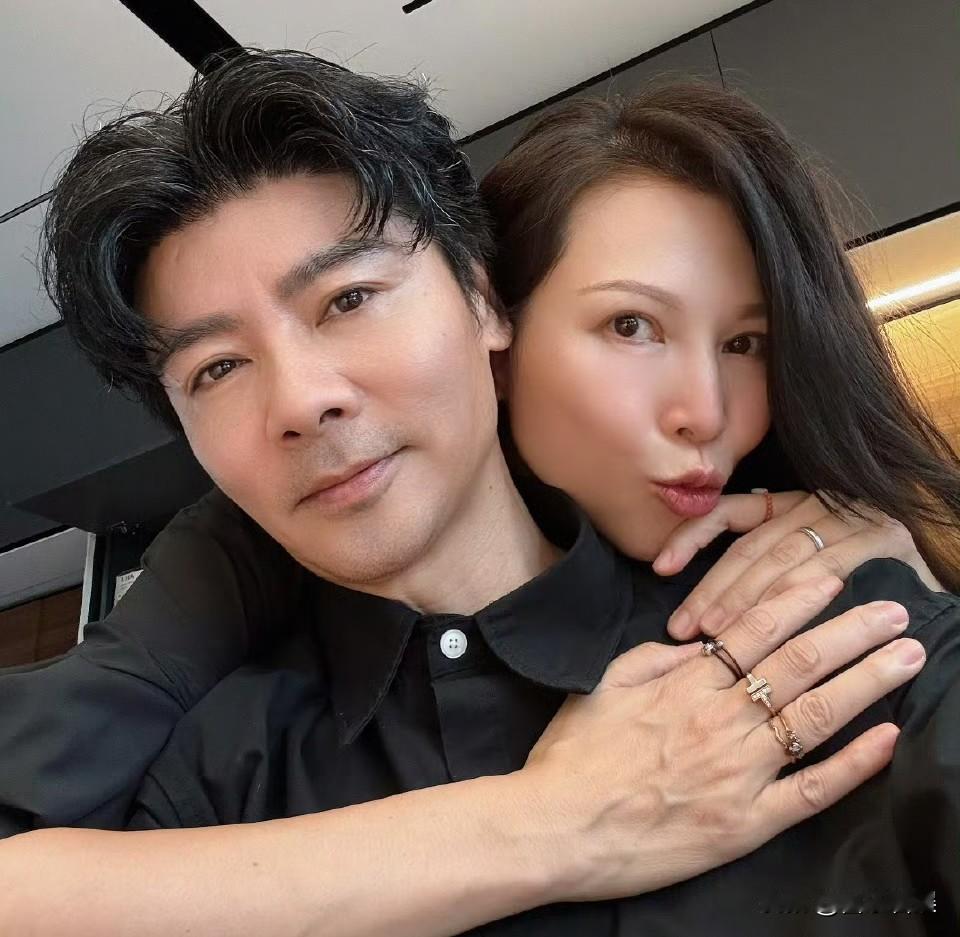 蔡少芬，高调发文！5月19号，蔡少芬在个人社交账号上，高调发文为老公张晋庆
