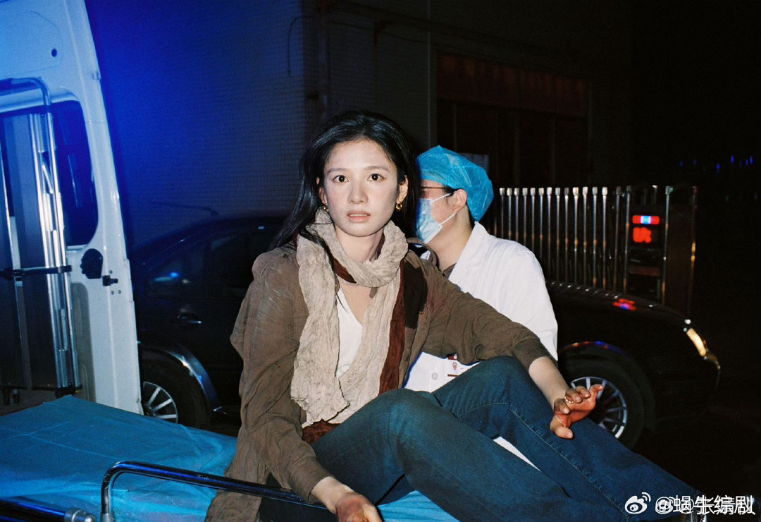 张婧仪谢谢大家陪伴苗靖《野狗骨头》收官仪式感拉满！用网盘告别真的太戳人了，情感