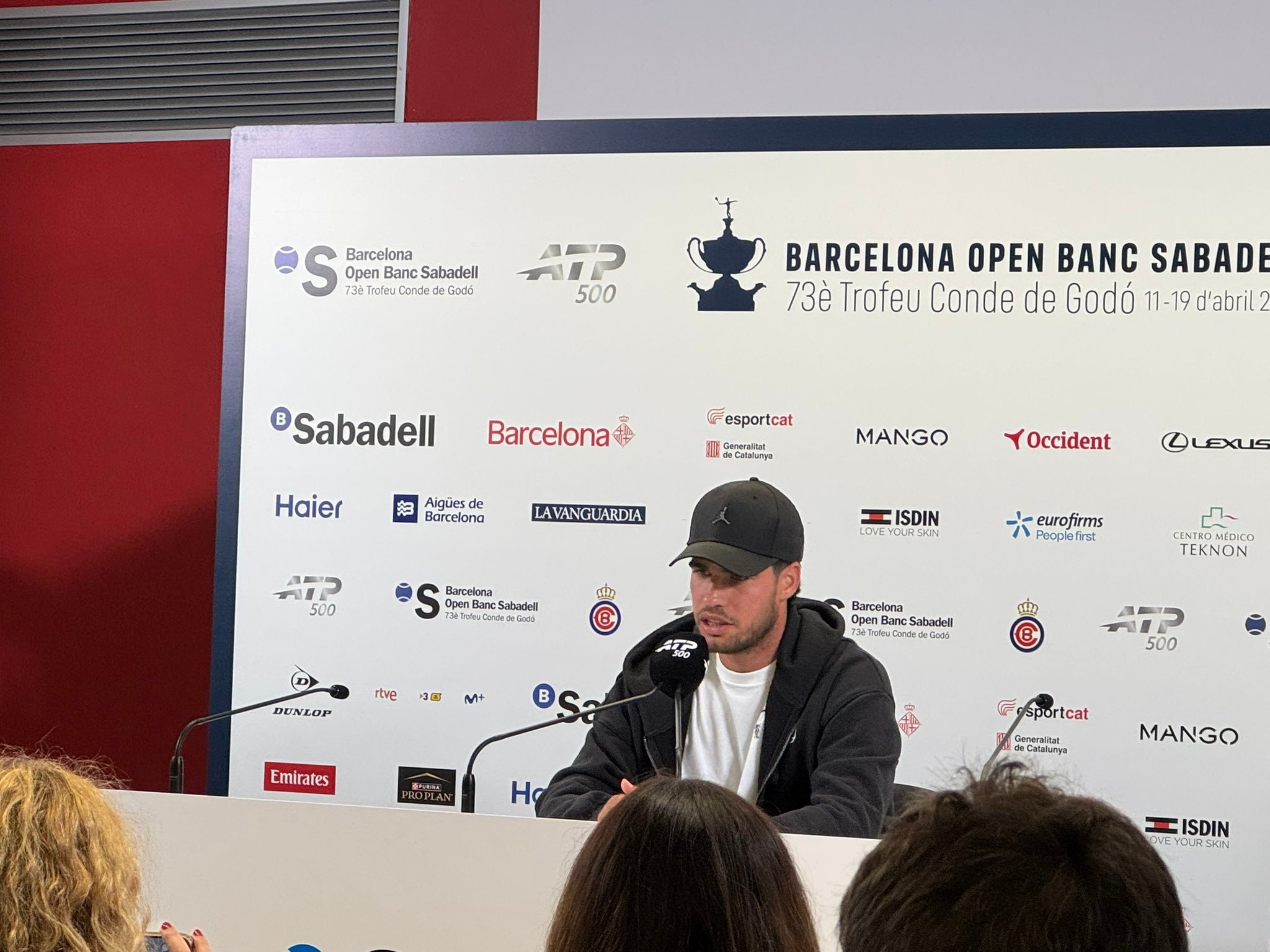 阿尔卡拉斯会继续参加ATP500赛巴塞罗那！阿卡谈及“休息日”，并与去年赛季进行