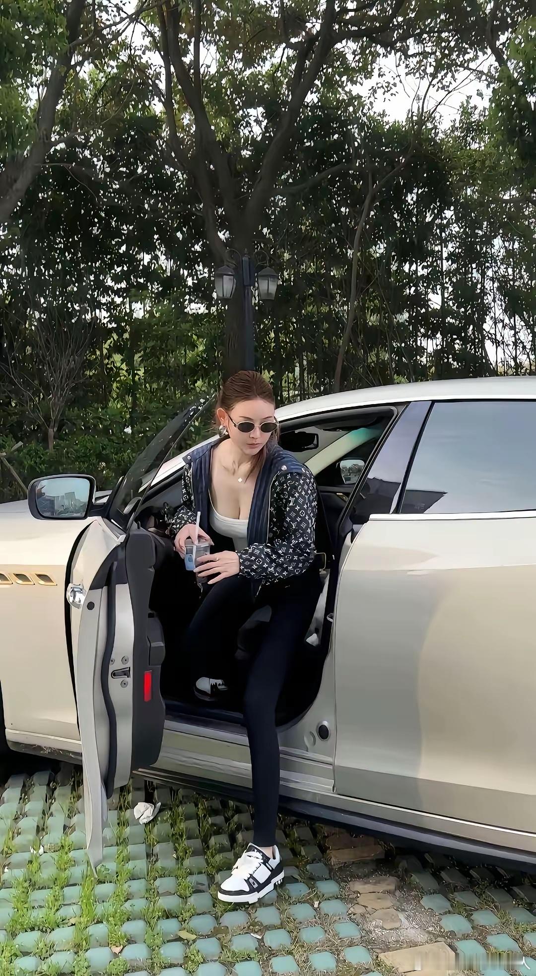家底没有5千万，怕是不敢这样下车。