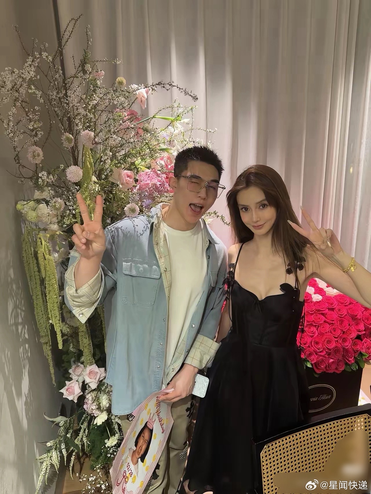 baby这衣服，领口是不是太低了