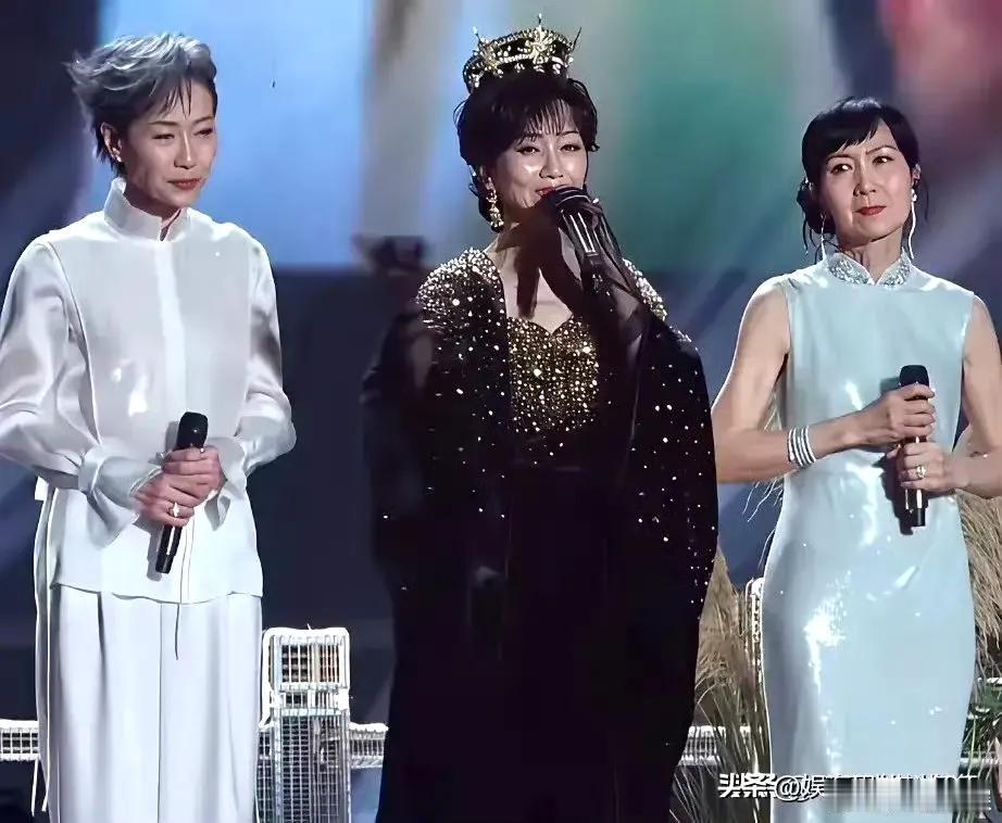叶童这次突然叫停巡演的操作，简直给娱乐圈上了一课！​春晚那波