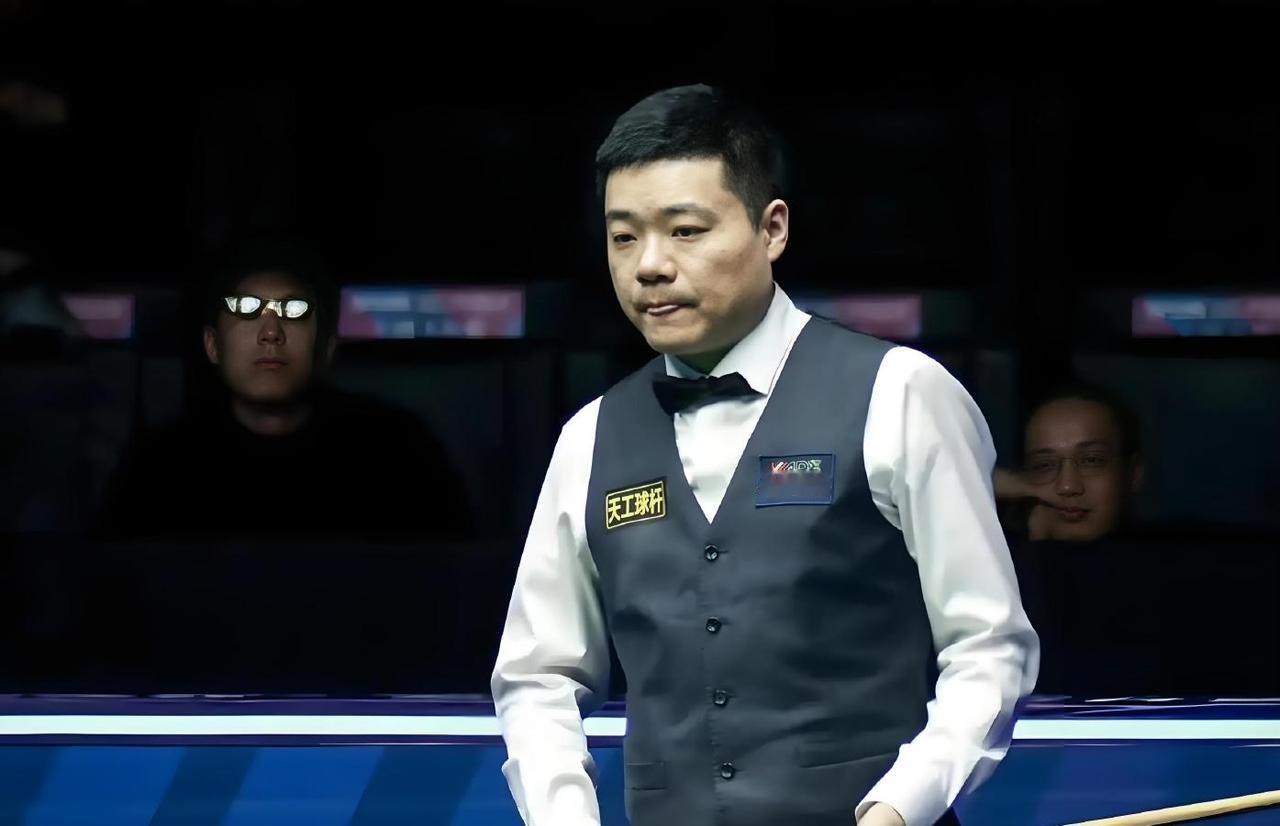 16进8继续，赵心童、丁俊晖全力突围。今晚开始，英国斯诺克锦标赛将进行16进