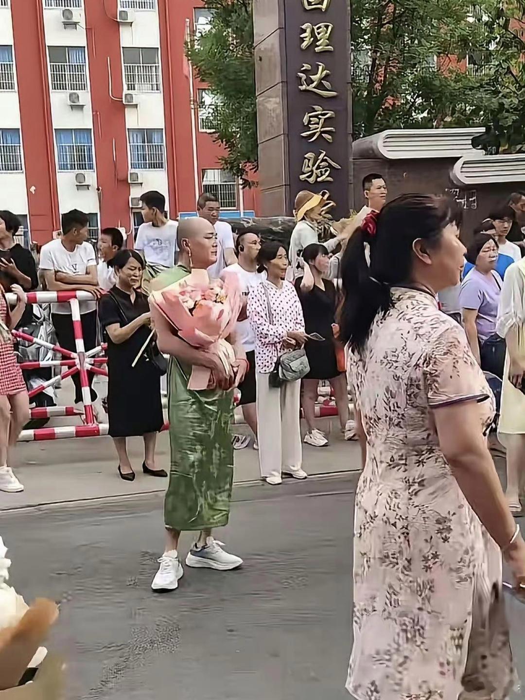 这得考多少才对得起他爸的付出？