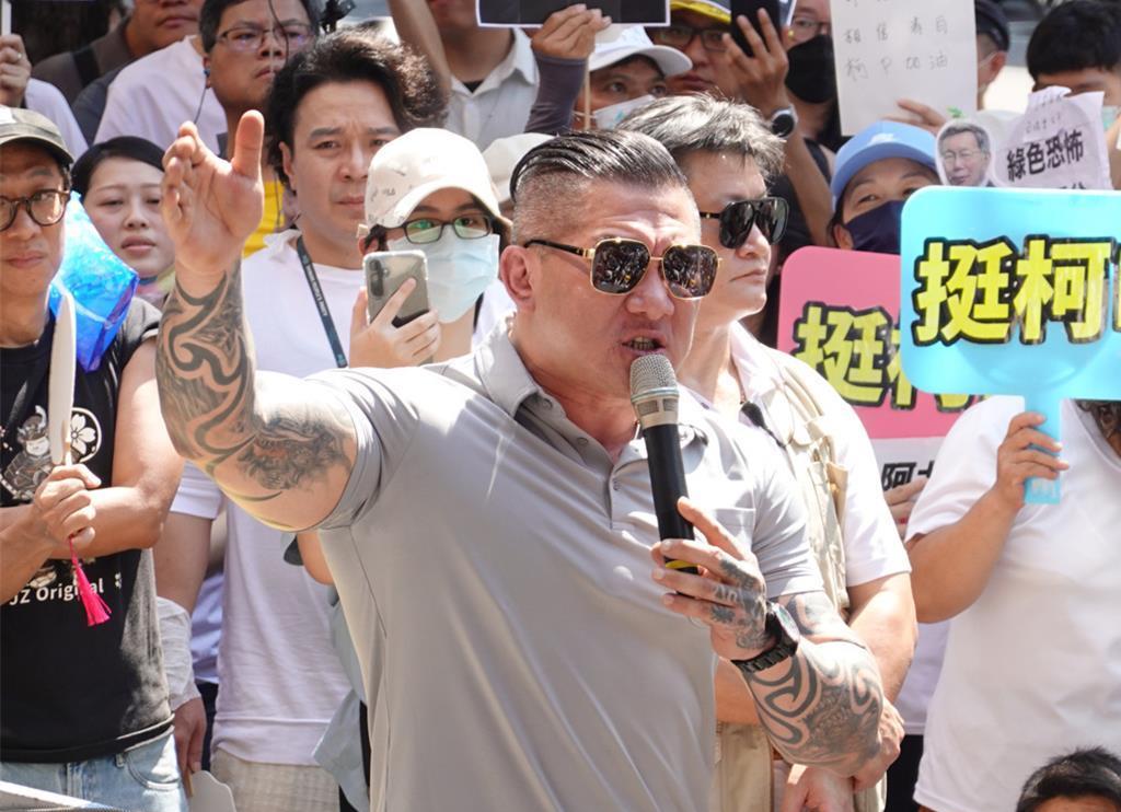 馆长拟赴大陆遭八炯开呛黄国昌表态岛内知名网红“馆长”日前表示将赴大陆旅游，强