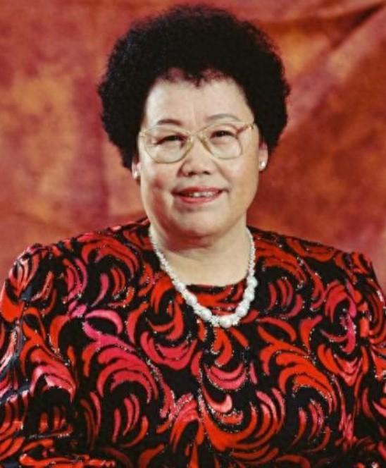 陈丽华离世后，唐僧拿多少遗产已经不重要了，够花就可以了，毕竟无儿无女。 比西