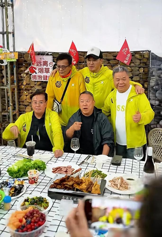 何家劲的流水席，才是真的体面何家劲的流水席，打了多少明星的脸66岁的何家