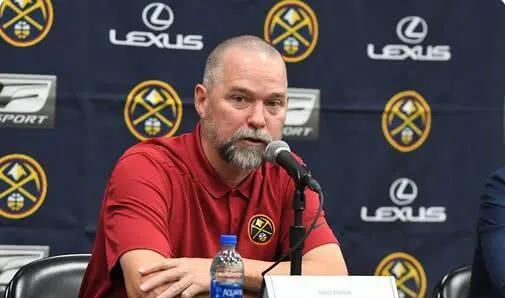 NBA也是生意，失败总要有人承担责任。尼克斯解雇主教练锡伯杜！最新消息：在东决被