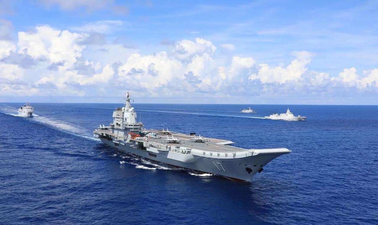 中国海军强大到什么程度，第一第二岛链封锁自然破解？从冷战时，美国对中国的第一第二