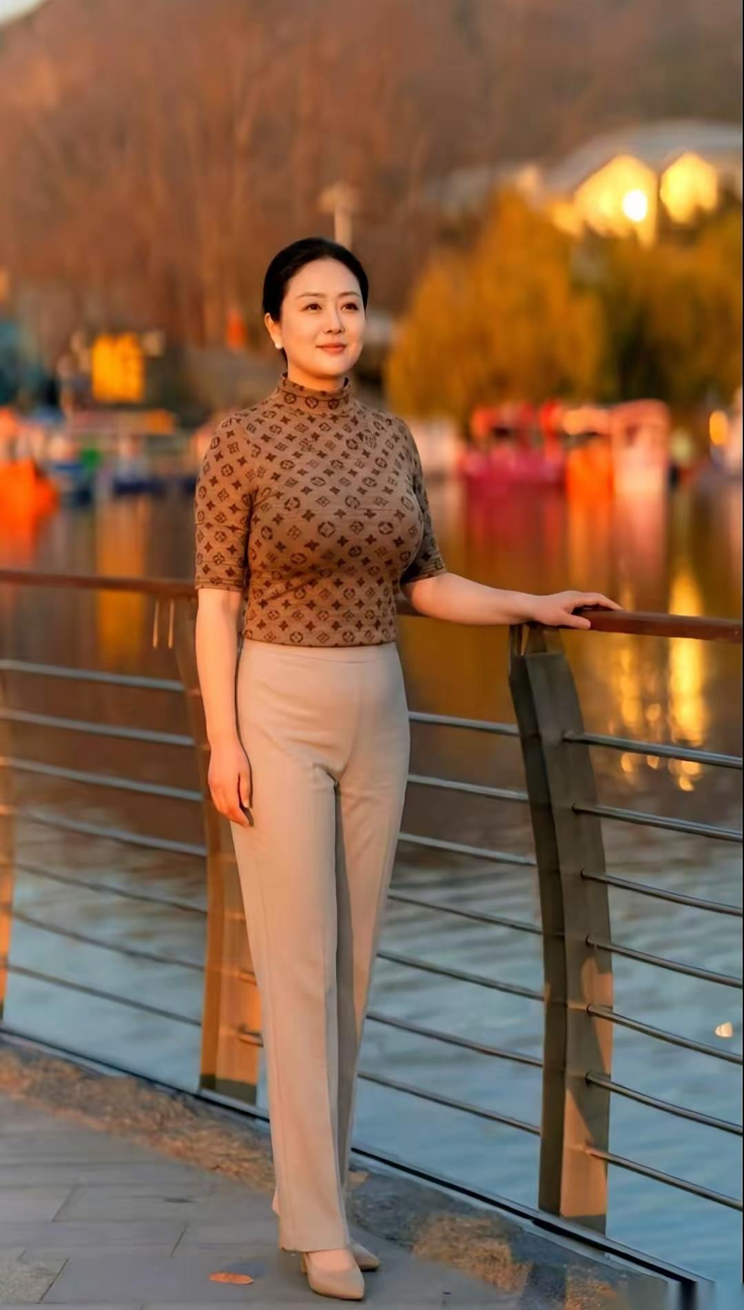 和姐姐对话，不再是欣赏，而是依赖。