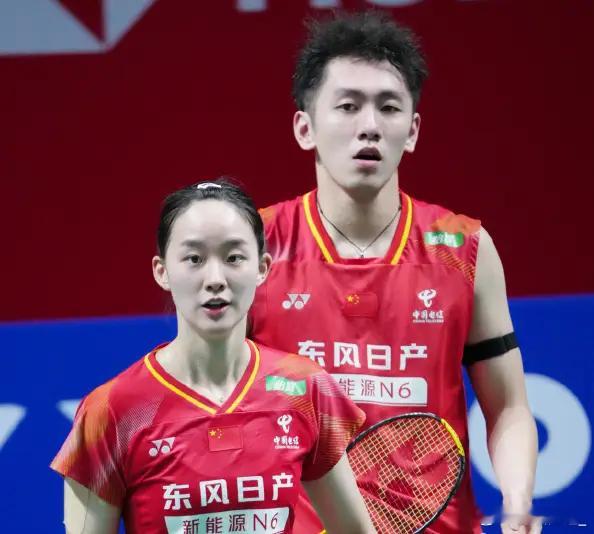 国羽混双会师八强程星/张驰力克中国香港强档，下轮挑战“凤凰组合”！2026印尼