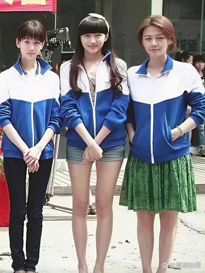 《左耳》当年开机时，陈都灵、关晓彤、马思纯学生打扮合照，她仨的骨架正好是三个类型